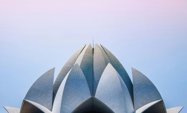 Why a Tempo Traveller Makes Group Travel Around Delhi Simpler